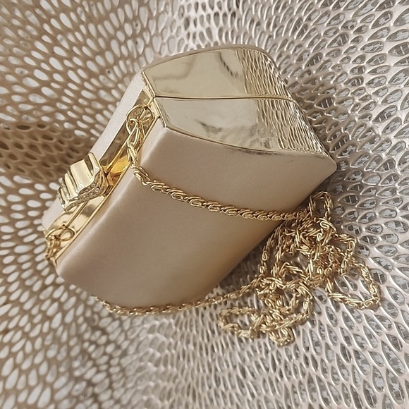 Mini gold satin, Jessica MC clintock evening purse with diamond ,and gold chain - Picture 3 of 8